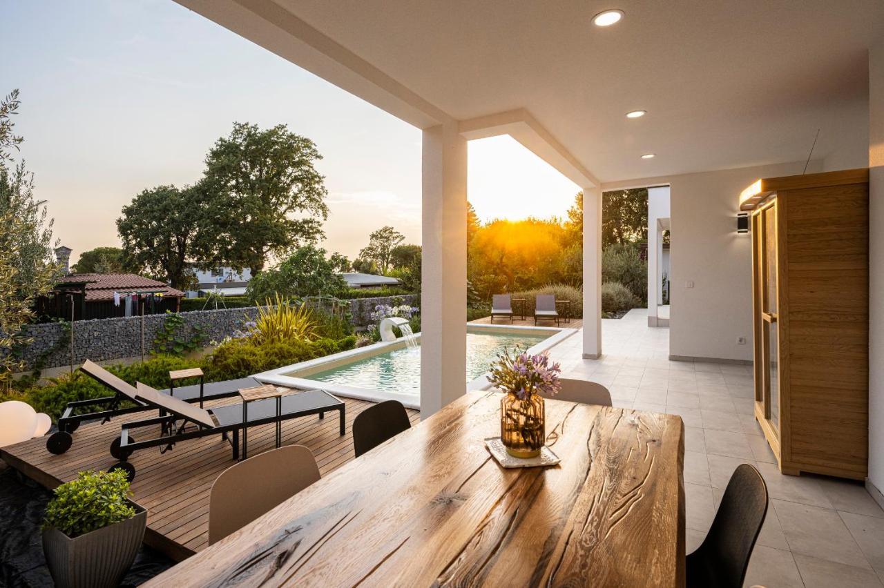 Goldimare Garden Residence อูมัค ภายนอก รูปภาพ